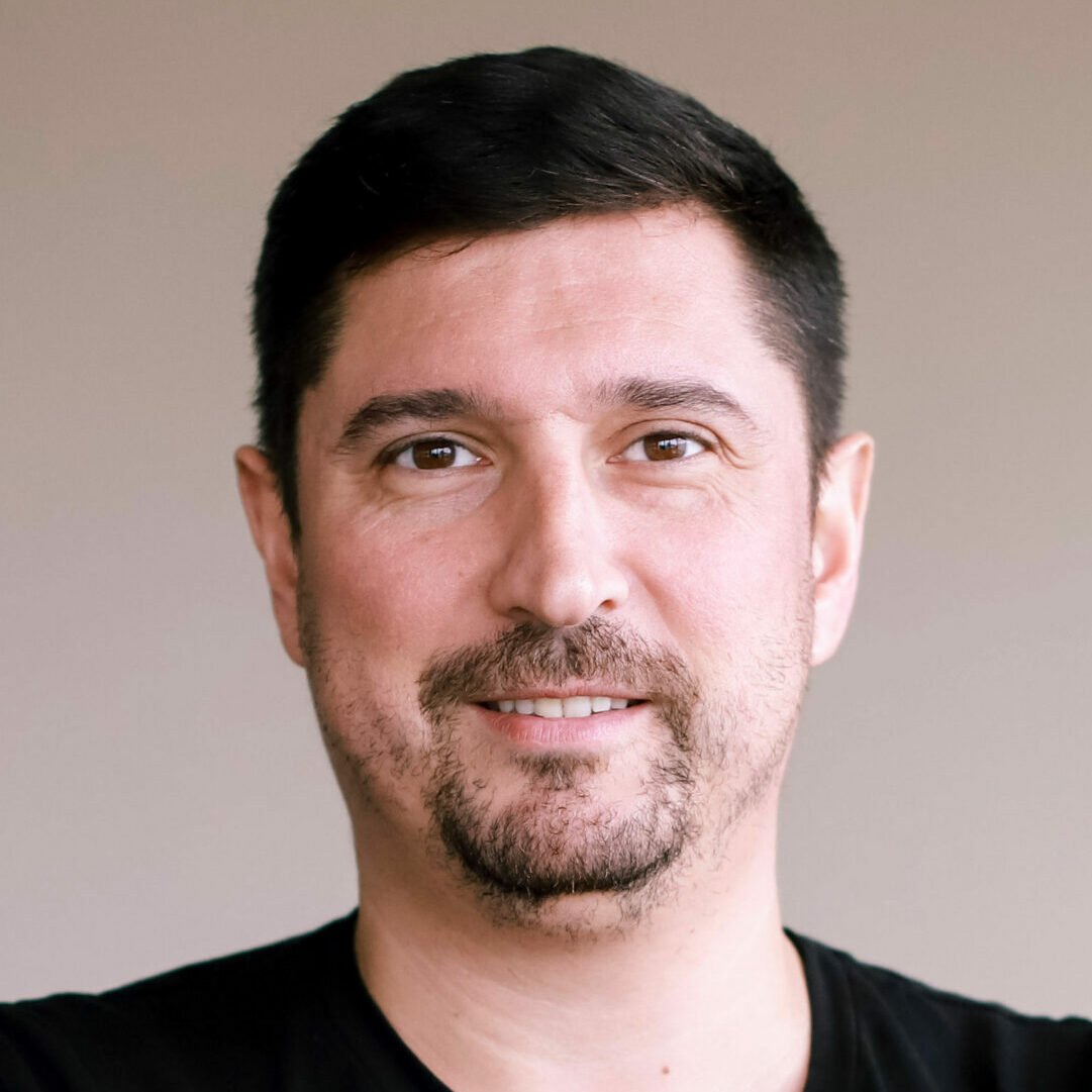 qodef-team-image